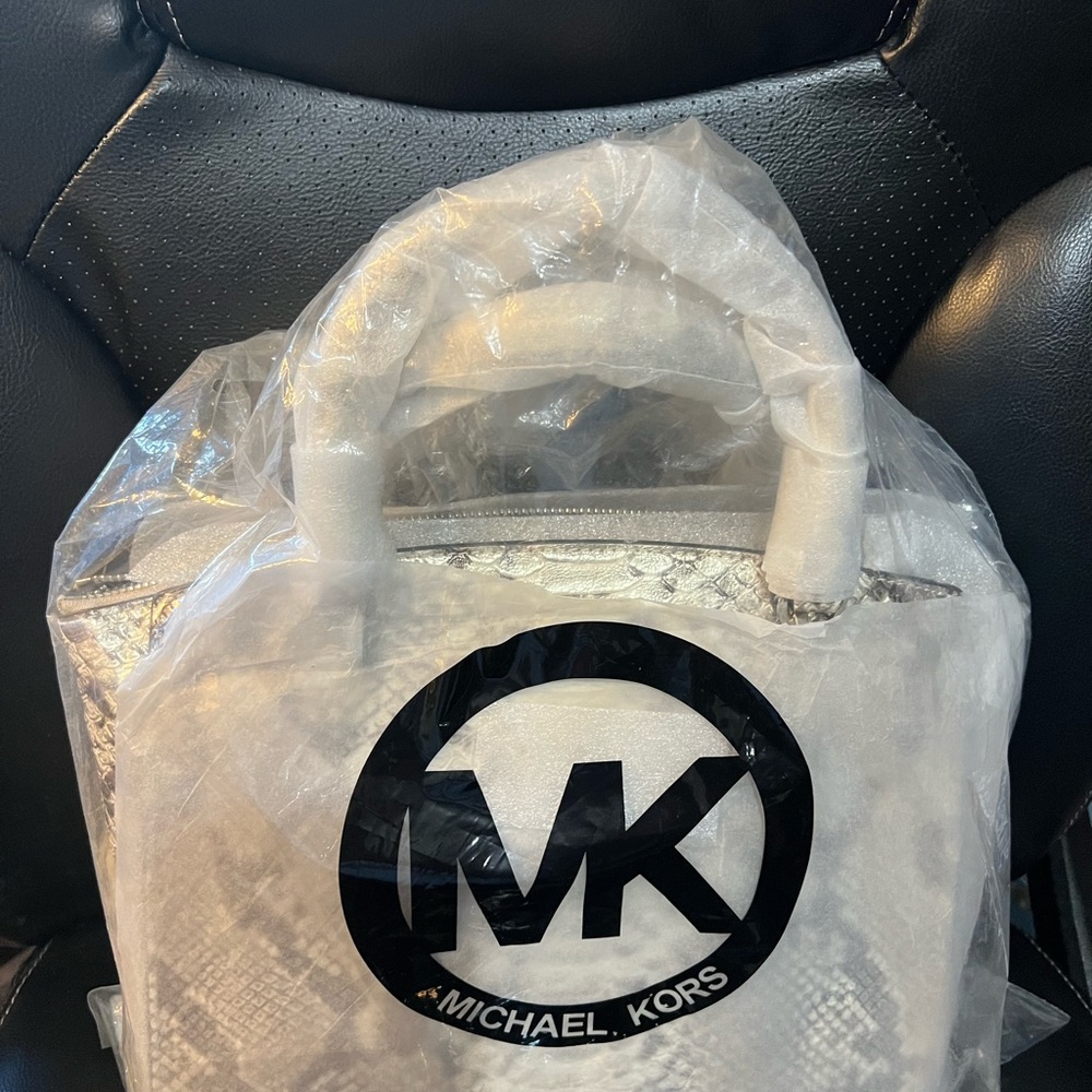 Snake style handbag